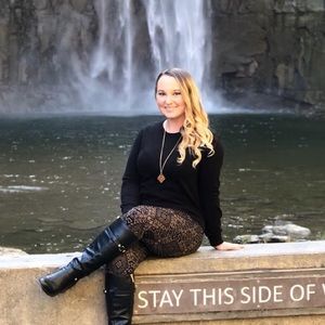 Meet your Posher, Alyssa